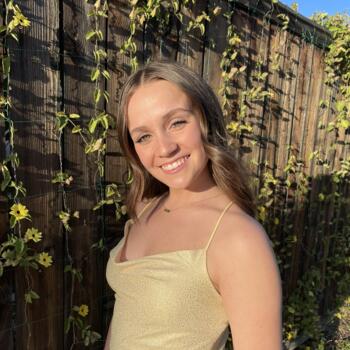 Babysitter in Long Beach: Maddie