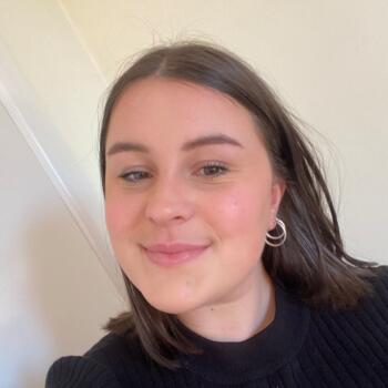 Babysitter in Melbourne: Olivia