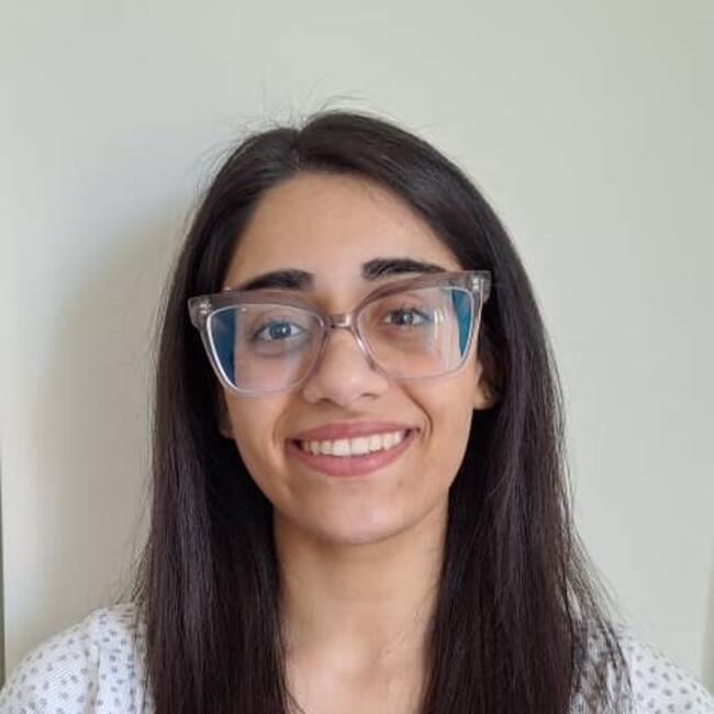 Niñera en Turín: Negin