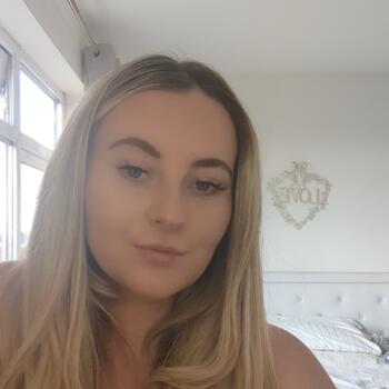 Babysitter in Saint Neots: Shannon