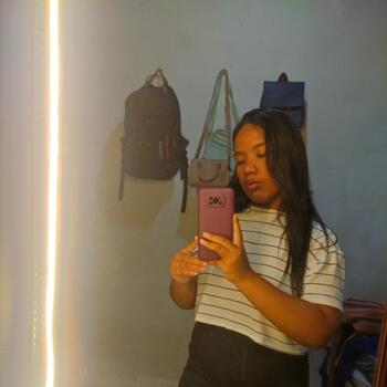 Babysitter in Salvador: Julia