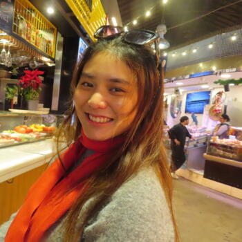 Babysitter in Singapore: Lauren