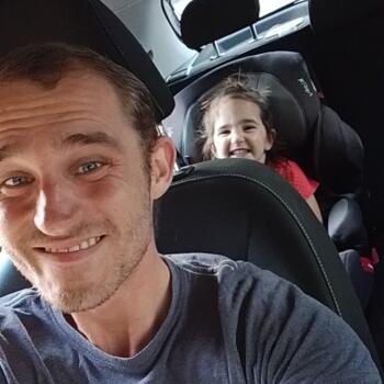 Childminder job in Bélus: babysitting job Paul