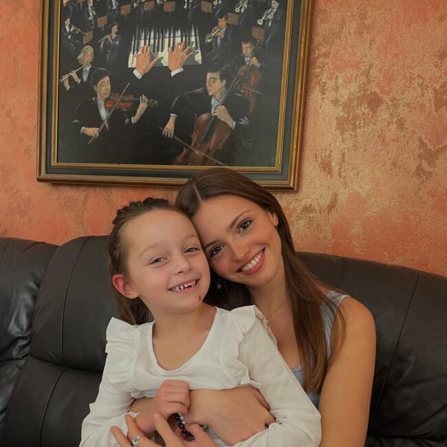 Babysitter in Marseille: Clemence