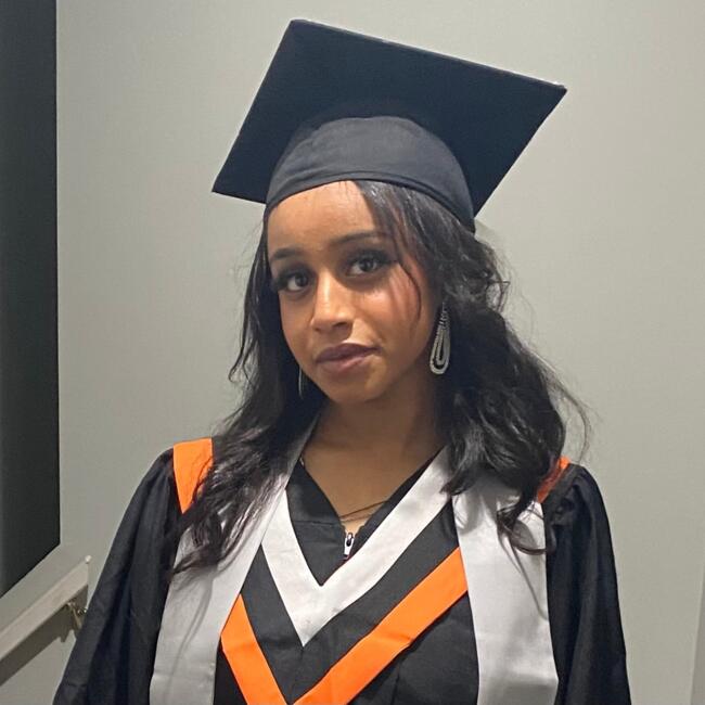 Baby-sitter in Edmonton: Mahdot