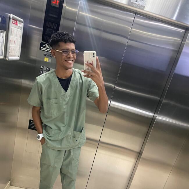 Canguro en Zaragoza: Carlos Manuel