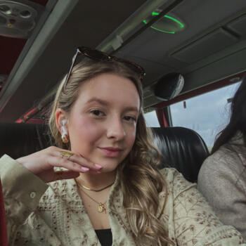 Babysitter em Nazaré: Bianca