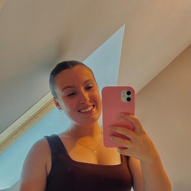 Babysitter in Pont-Hébert: Jeannelle