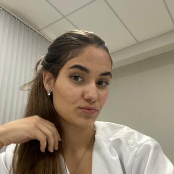 Babysitter in Contagem: Débora Evilyn