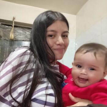 Job de garde d'enfants à Bogota: job de garde d'enfants María