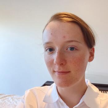 Babysitter in Nelson: Mira