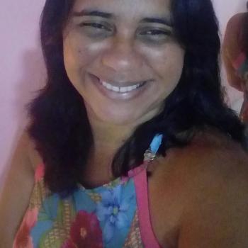 Babá em Camaçari: Regina