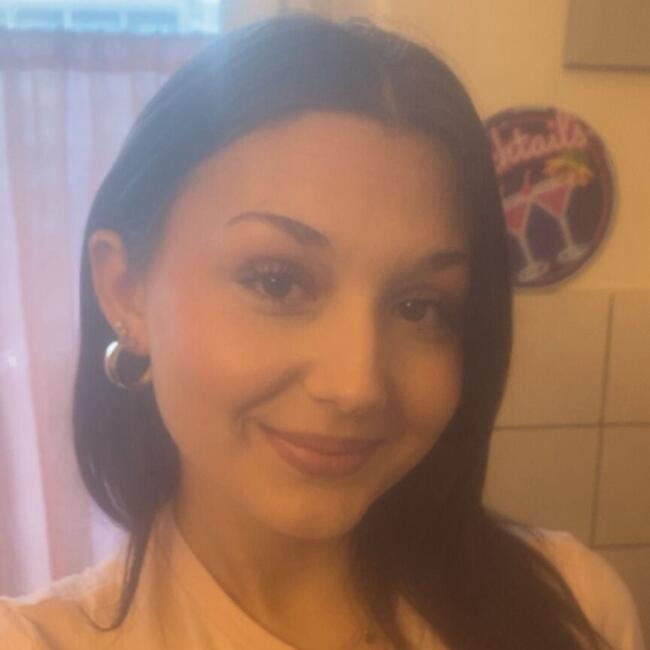 Babysitter in Geneva: Leonora