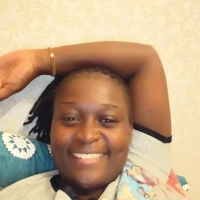 جليسة أطفال في الدوحة: Ann