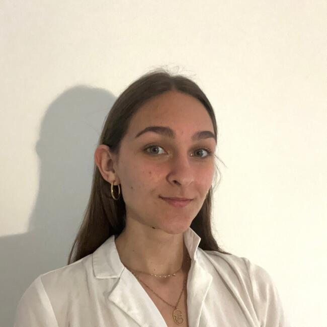 Babysitter in Talence: Juliette
