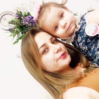 Babysitter Lagos: Bruna