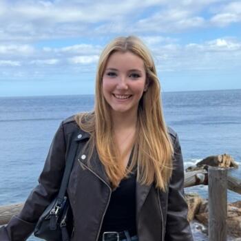 Babysitter in Girona: Alba