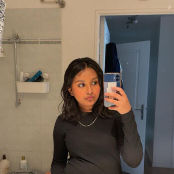 Babysitter in Courbevoie: Zia