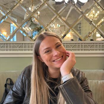 Babysitter in Villers-Pol: Elisa