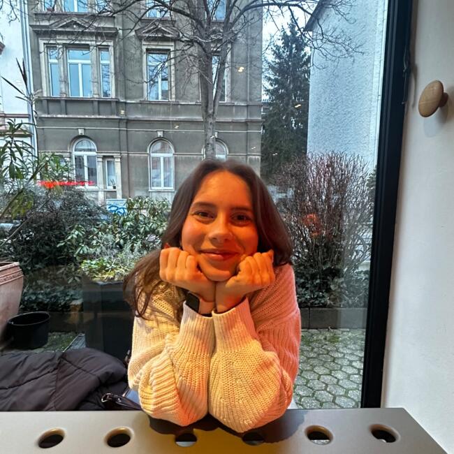 Babysitter in Frankfurt am Main: Annika