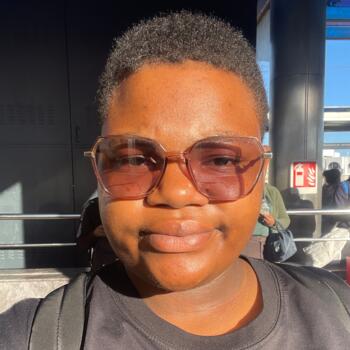 Baby-sitter Saint Pierre: Sharmaine