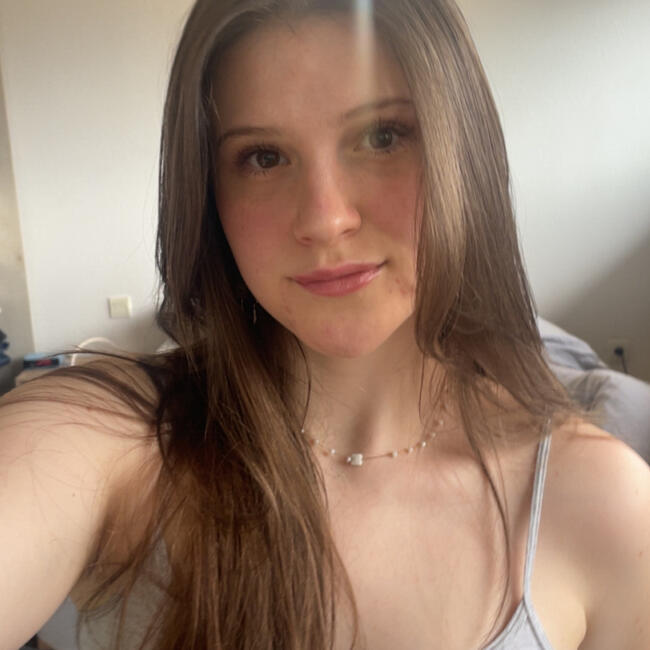 Babysitter in Albi: Claire