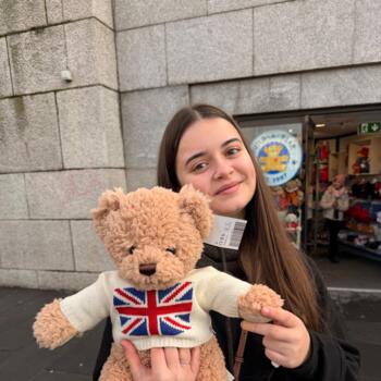 Babysitter in Montreuil: Victoria