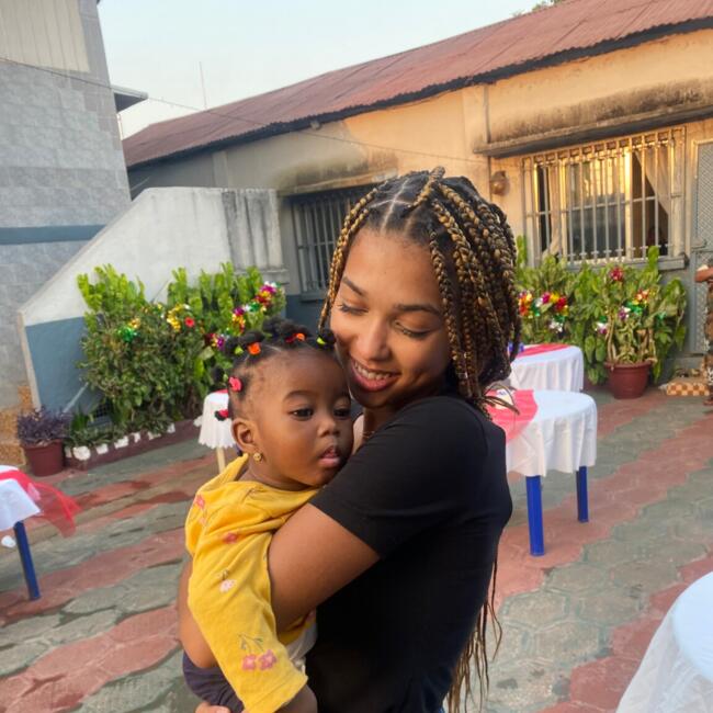 Babysitter in Gex: Flore