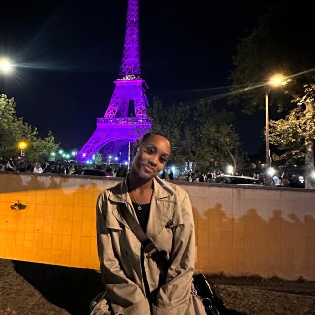 Babysitter in Mennecy: Laynna