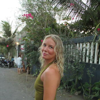 Babysitter in Sydney: Maja