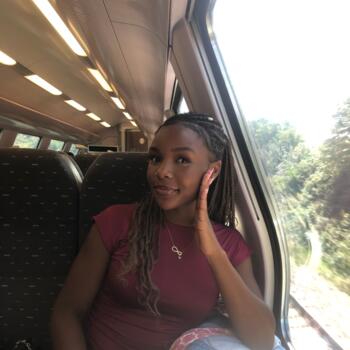 Babysitter in Zelzate: Lora