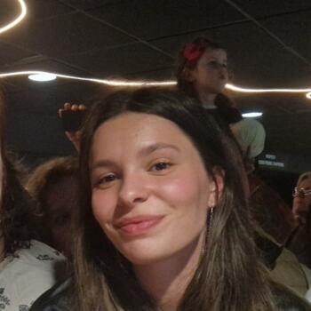 Babysitter in Le Barp: Clara