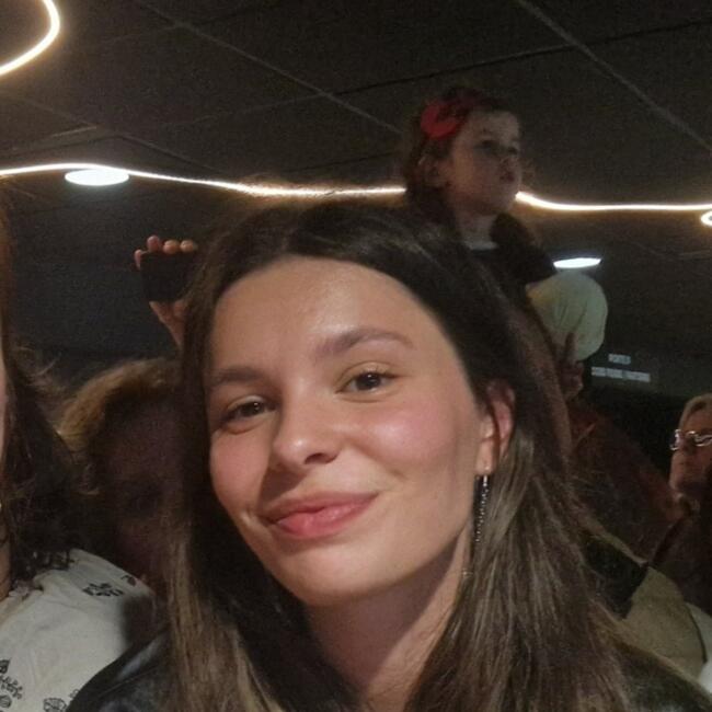 Babysitter in Le Barp: Clara