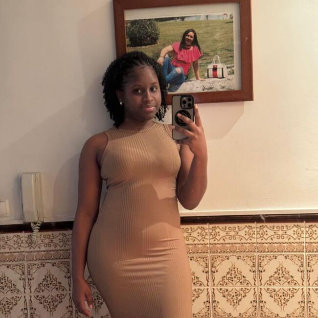 Babysitter in Almada: Jocilene