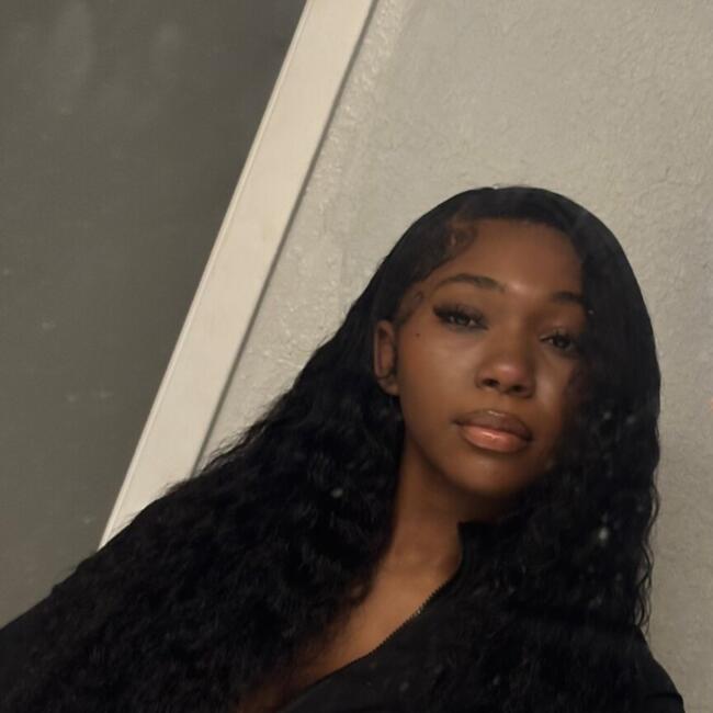 Babysitter in Forest Park: Kendia