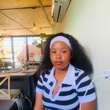 Nanny in Cape Town: Nthona