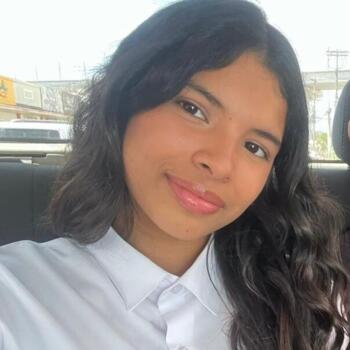 Babysitter Panama City: Hellen Castillo