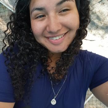 Babysitter in San Fernando: Elena