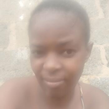 Babysitter in eManzimtoti: Ngenzeni Angeline