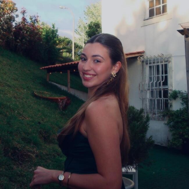 Baby-sitter in Figueira da Foz: Laura