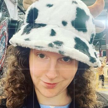 Babysitter in Mackay: Mia