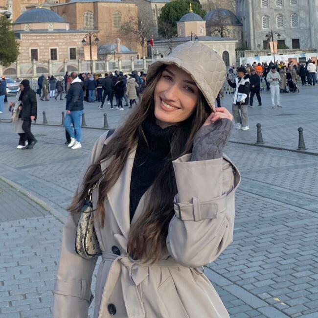 Bebisiterka u Čačak: Andrijana