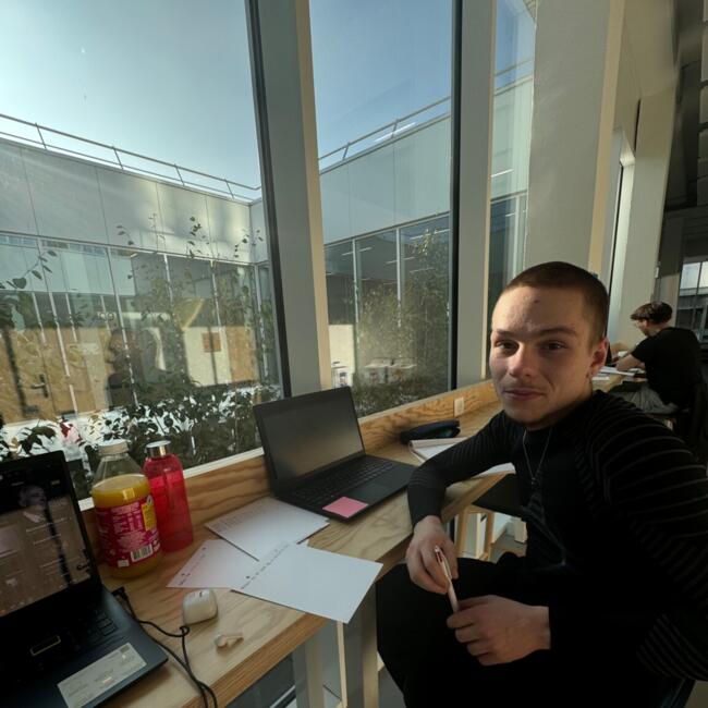 Babysitter in Cergy: Noah