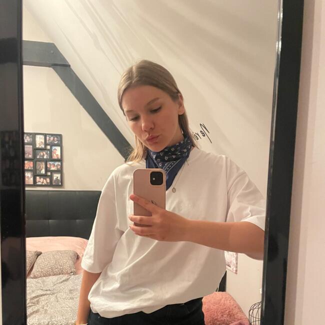 Babysitter in Paris: Eugénie