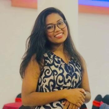 Babysitter in Sri Jayewardenepura Kotte: Sithumini