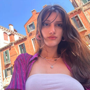 Babysitter in Istanbul: Duha