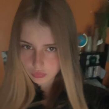 Babysitter in Montreuil: Alexandra