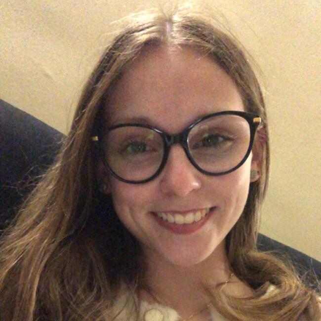 Babysitter in Saint-Quentin: Olivia