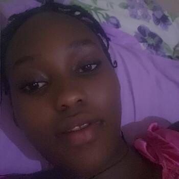 Babysitter Kampala: Amara