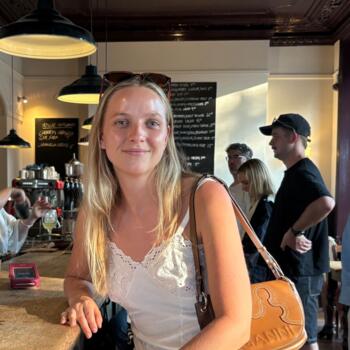 Babysitter in London: Maya